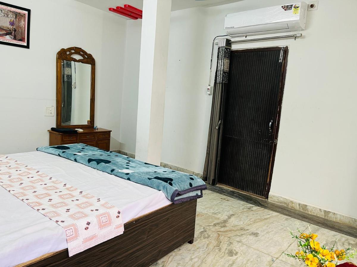 Tiwari G Home Stay Ujjain Zewnętrze zdjęcie