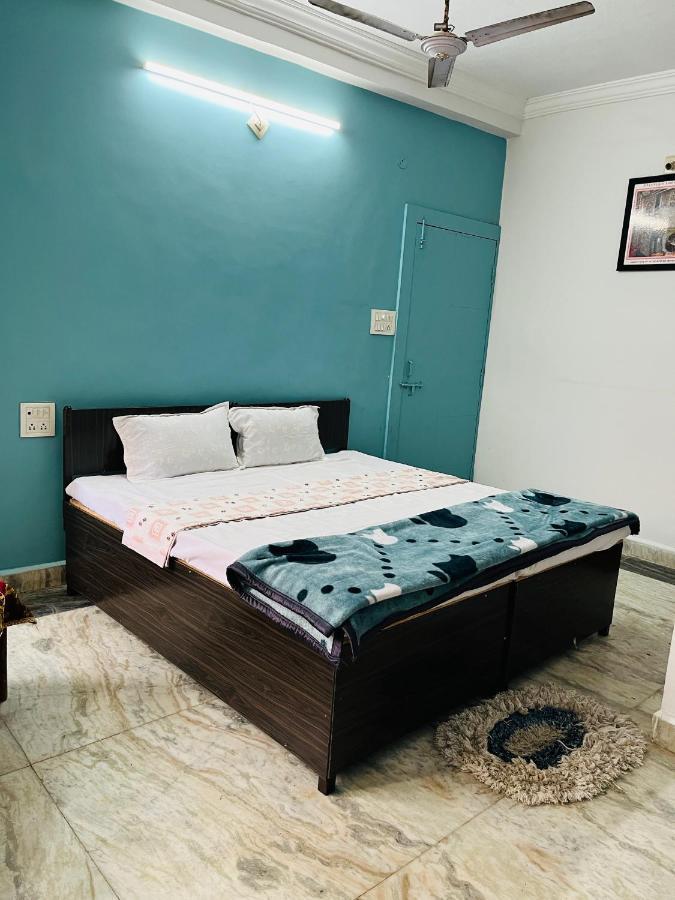 Tiwari G Home Stay Ujjain Zewnętrze zdjęcie