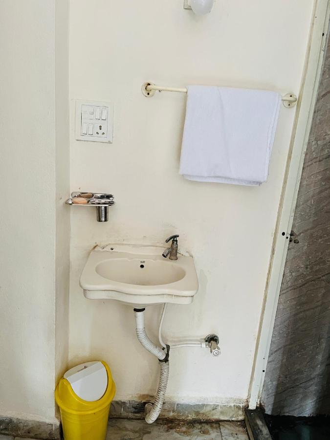 Tiwari G Home Stay Ujjain Zewnętrze zdjęcie