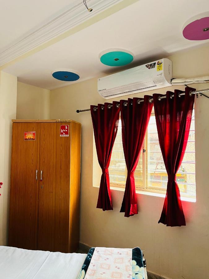 Tiwari G Home Stay Ujjain Zewnętrze zdjęcie