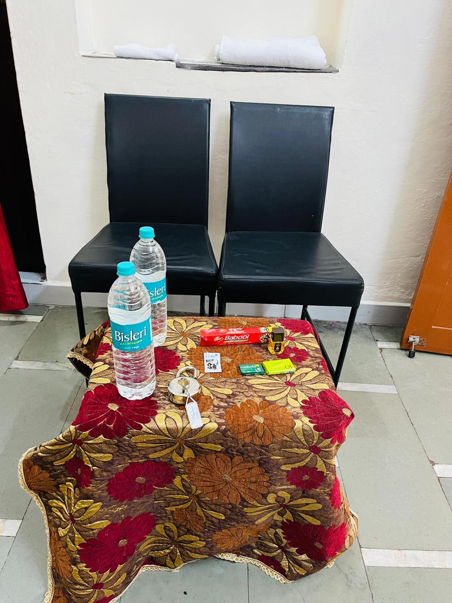 Tiwari G Home Stay Ujjain Zewnętrze zdjęcie