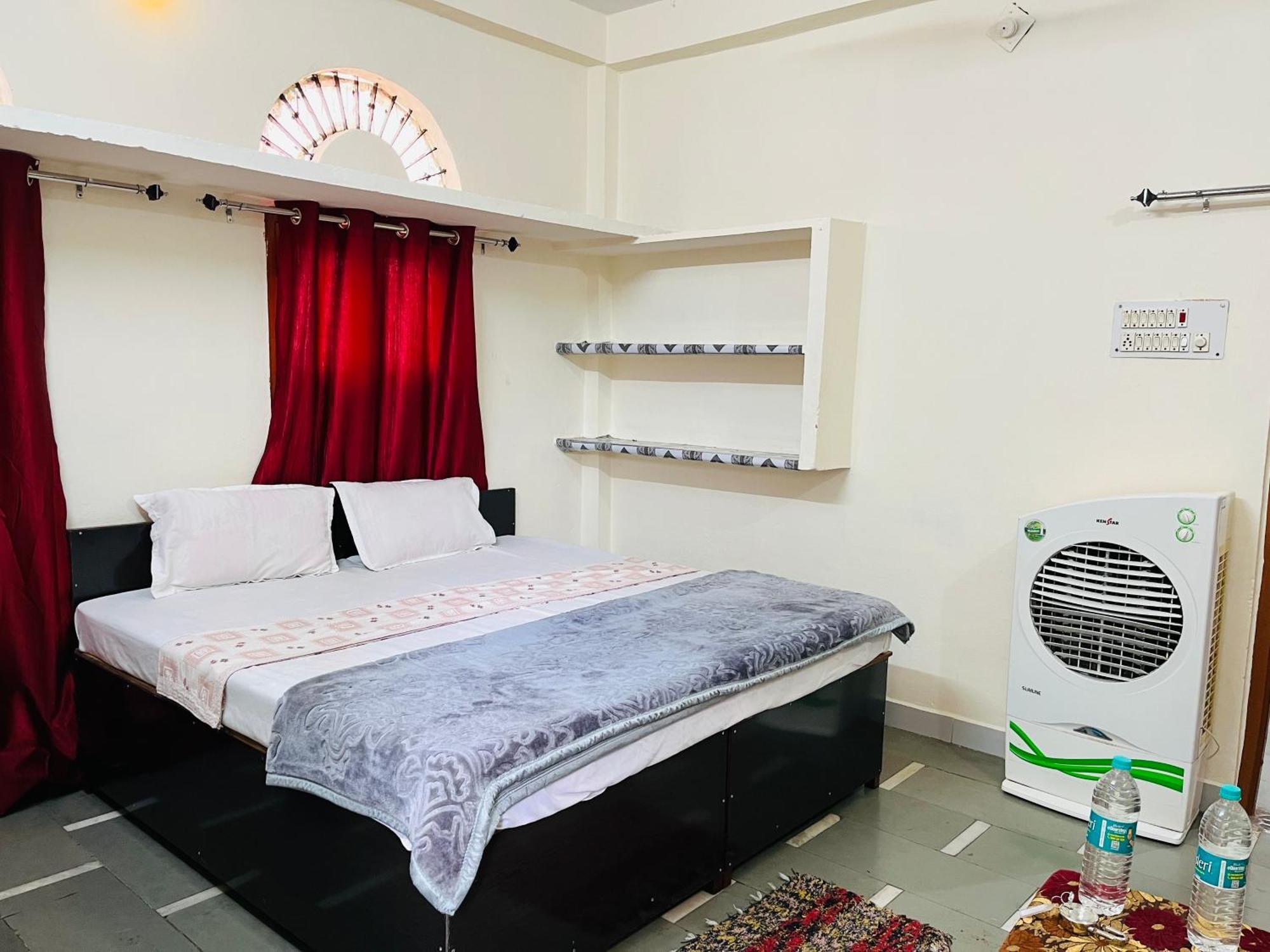 Tiwari G Home Stay Ujjain Zewnętrze zdjęcie