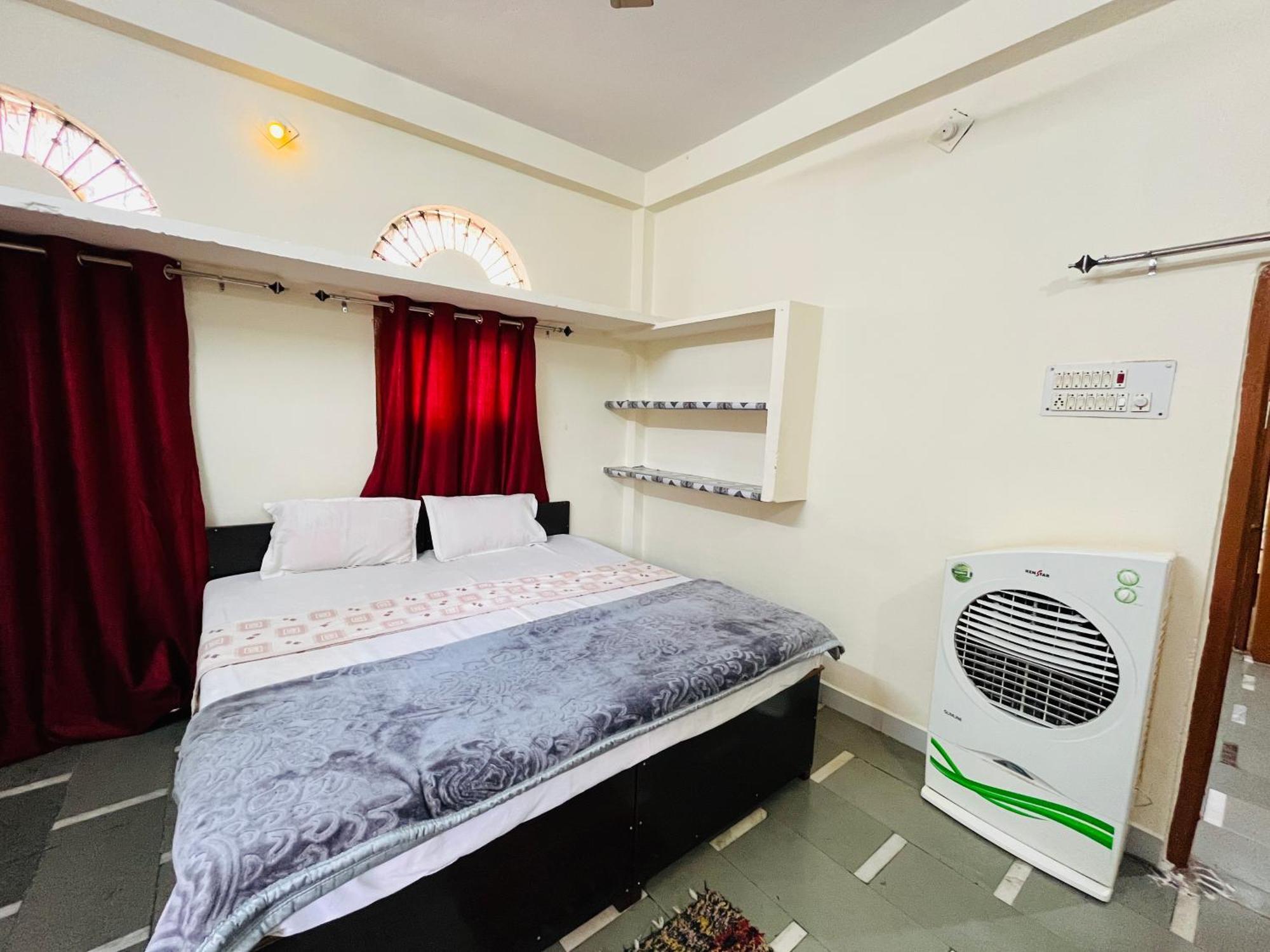 Tiwari G Home Stay Ujjain Zewnętrze zdjęcie