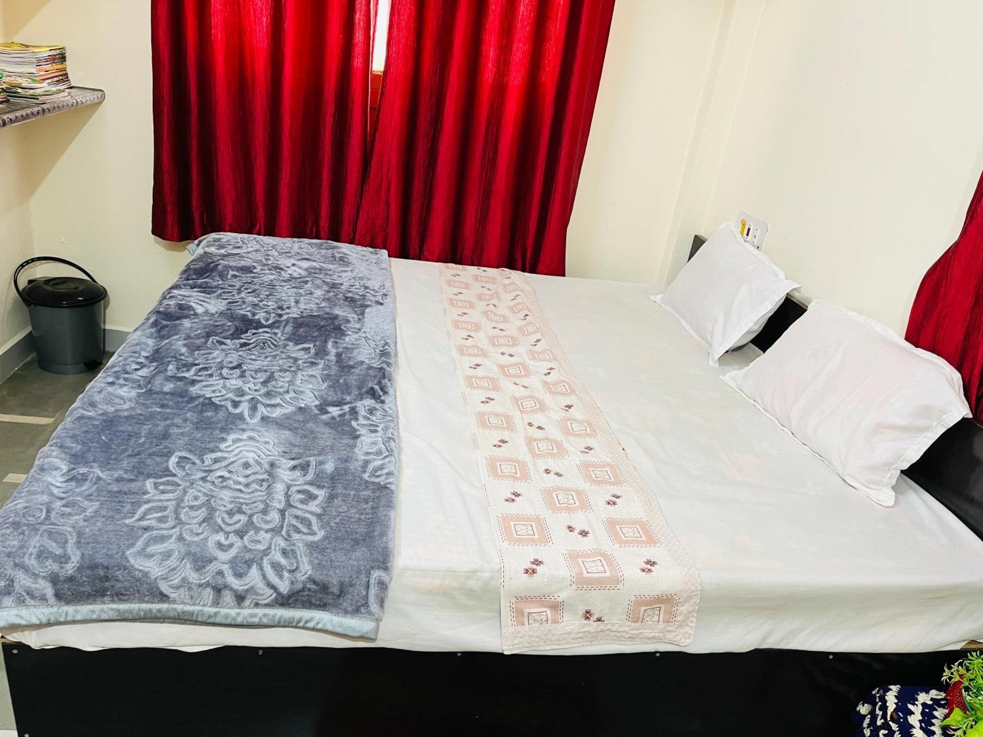 Tiwari G Home Stay Ujjain Zewnętrze zdjęcie