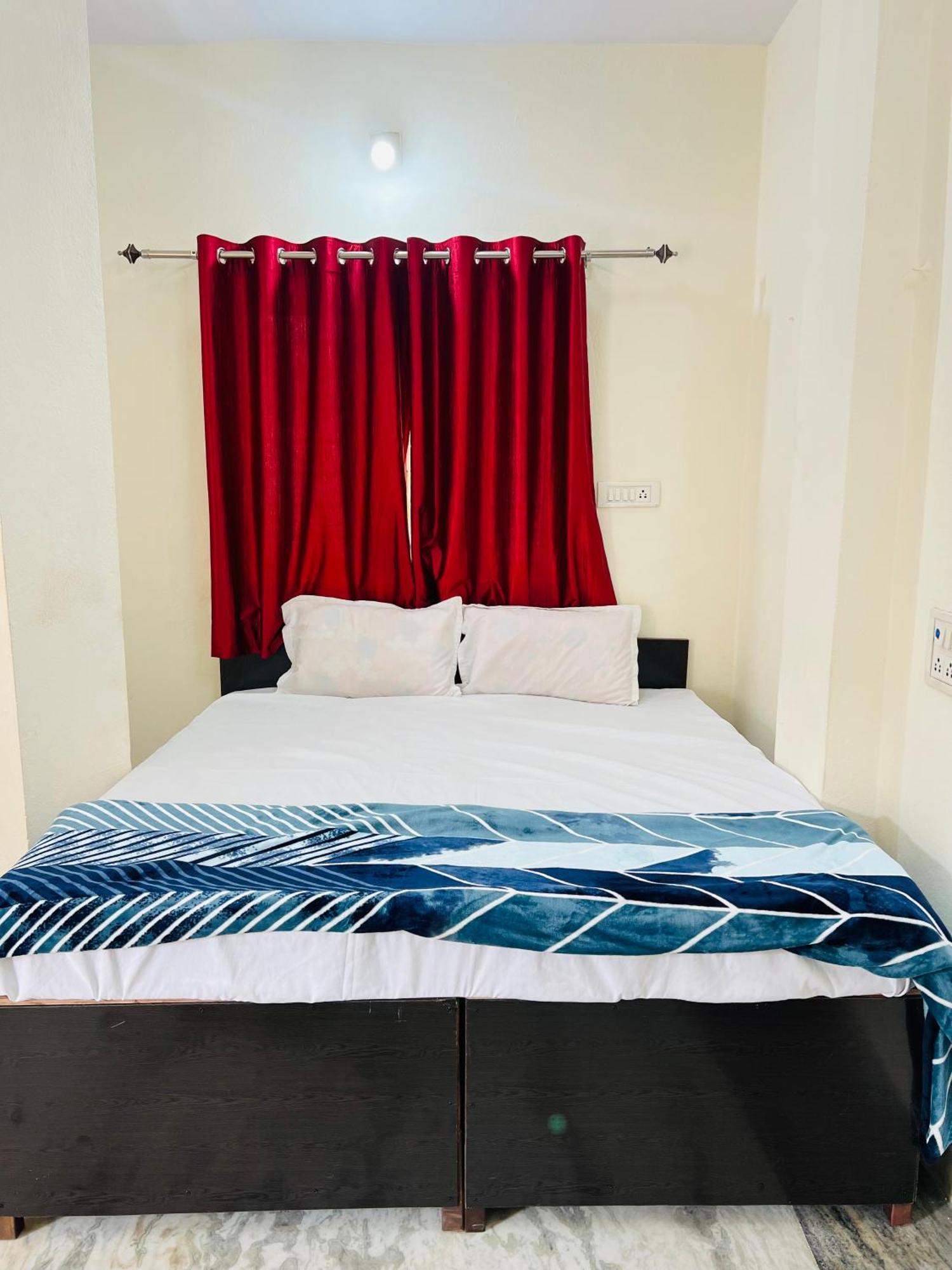 Tiwari G Home Stay Ujjain Zewnętrze zdjęcie