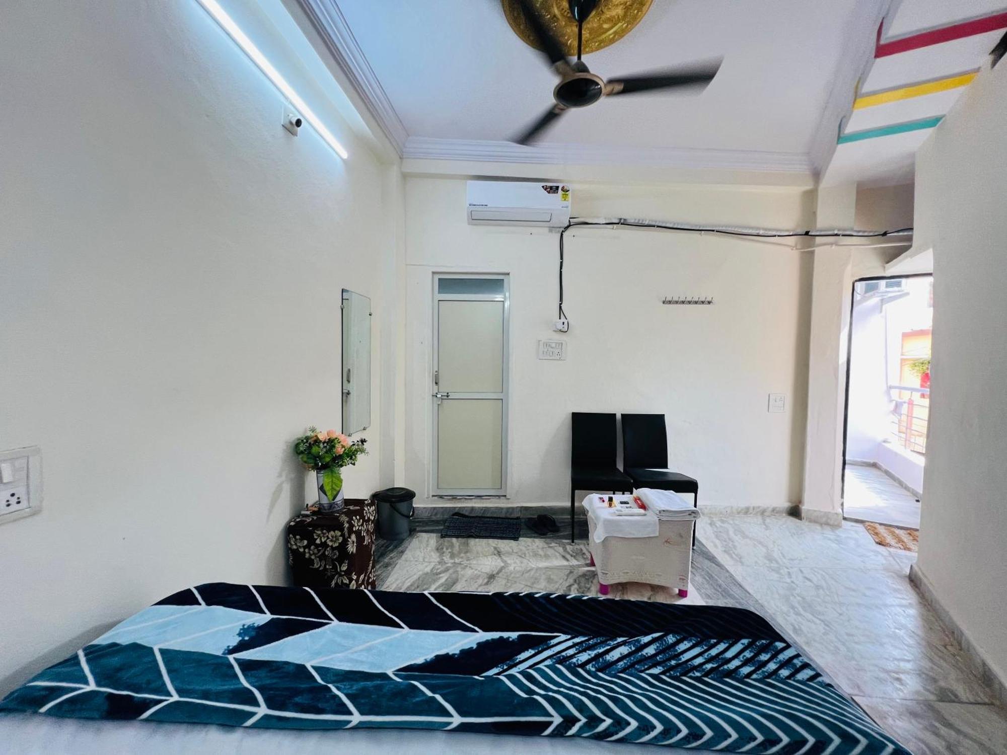 Tiwari G Home Stay Ujjain Zewnętrze zdjęcie