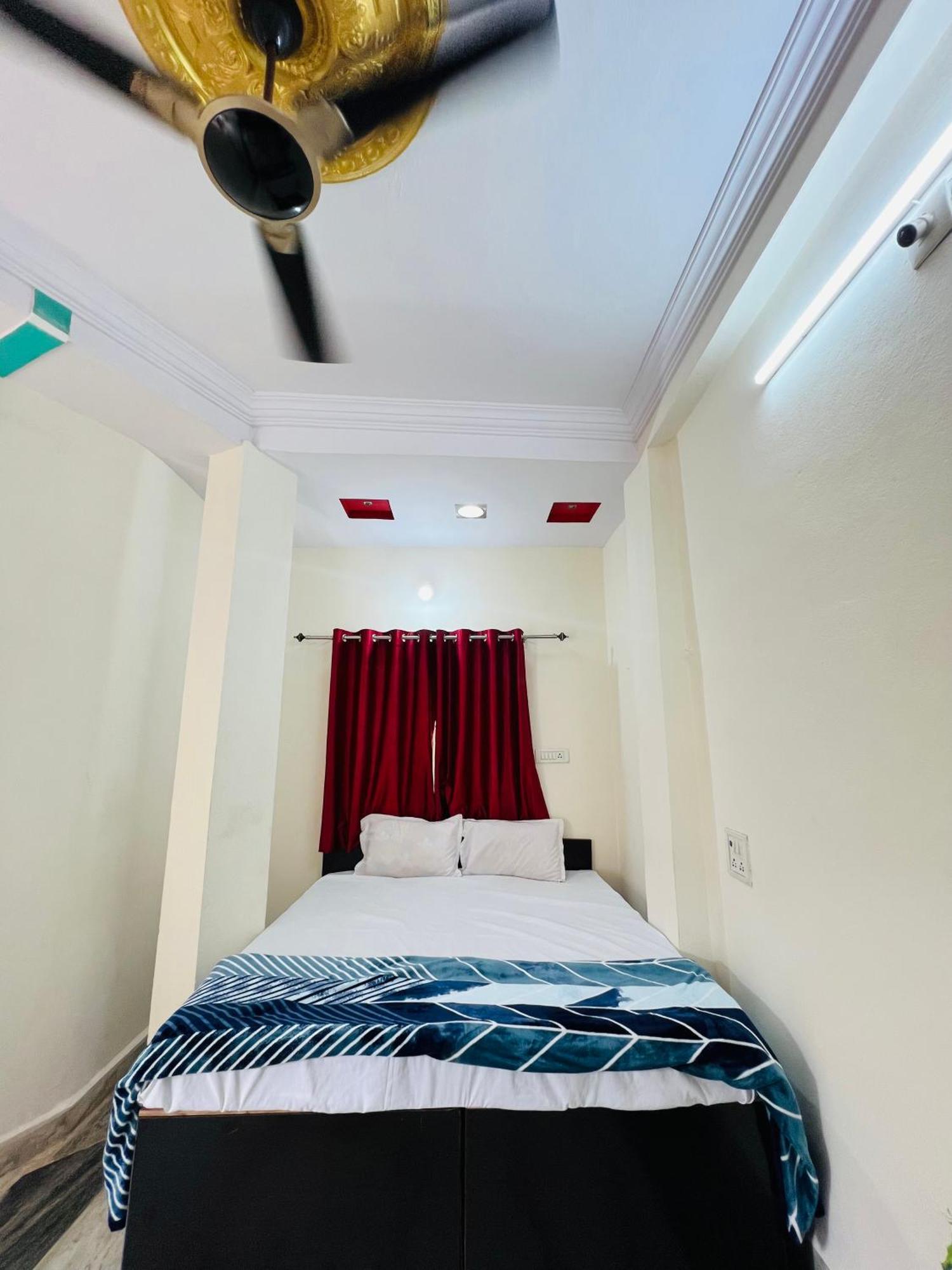 Tiwari G Home Stay Ujjain Zewnętrze zdjęcie