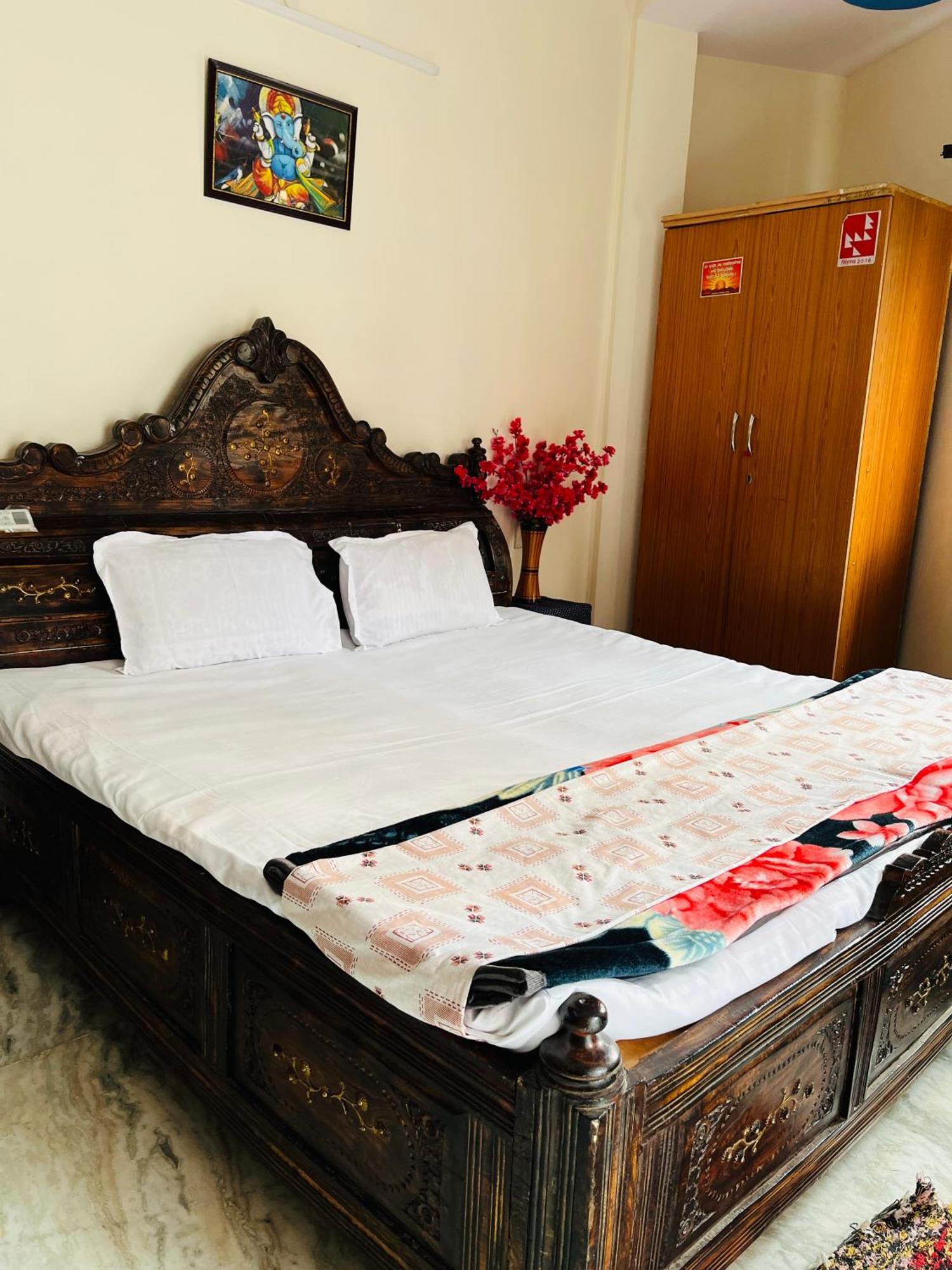 Tiwari G Home Stay Ujjain Zewnętrze zdjęcie